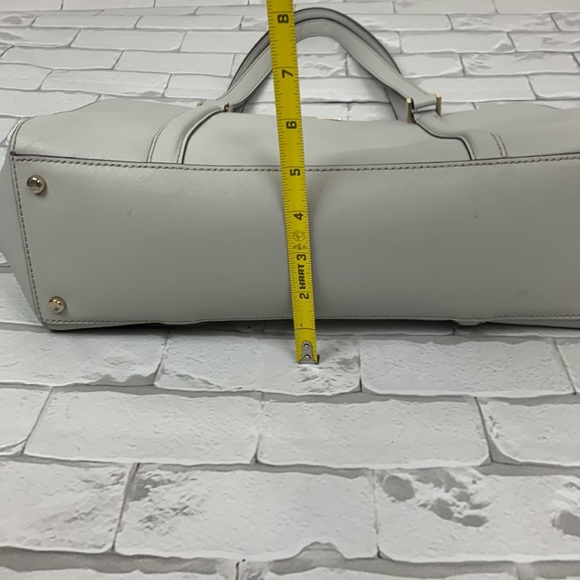 Kate Spade Miles Newbury Lane Leather Shoulder bag. Light gray. Snap zip closure - Picture 5 of 15